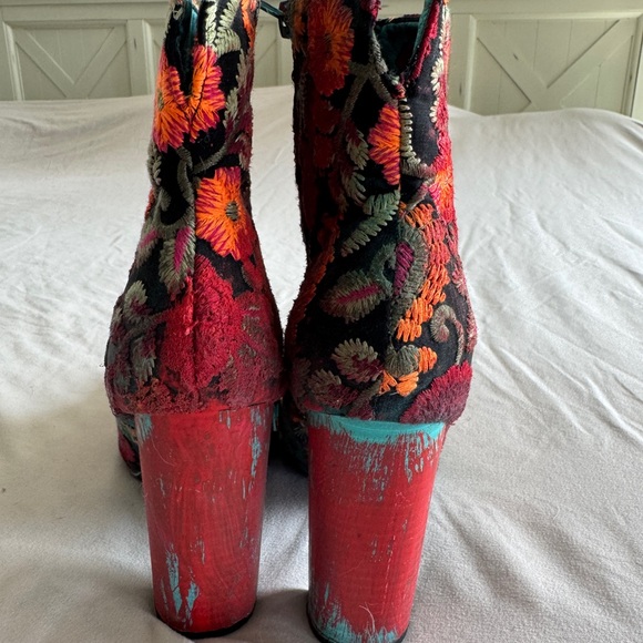 Wild Diva Red and Green Embroidered Ankle Boots - Picture 2 of 3